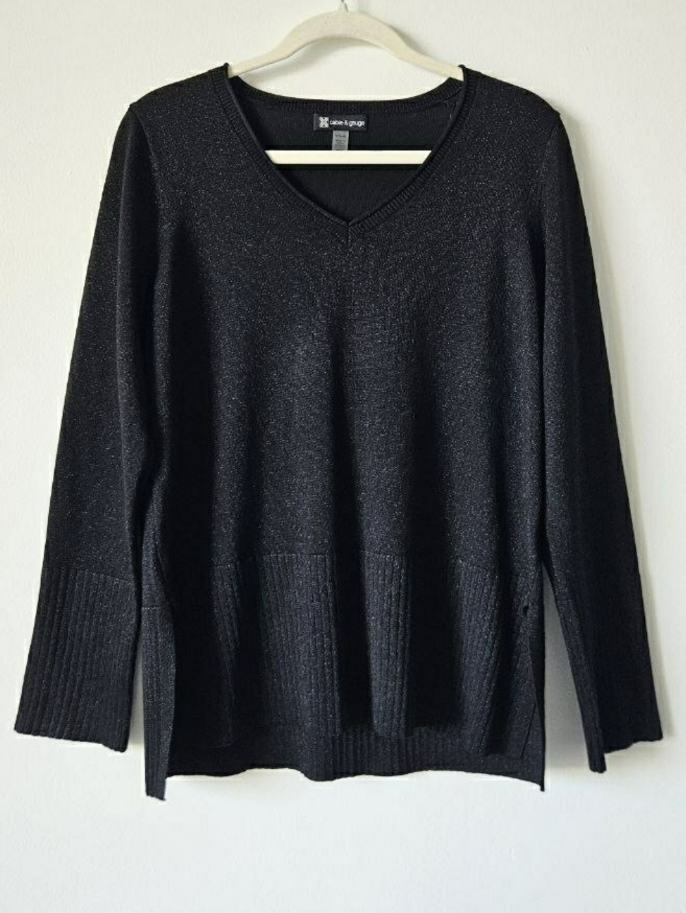 Cable & Gauge Black V-Neck Metallic Knit Sweater M Medium